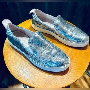 Funky and comfy Wishbone sequin loafers!